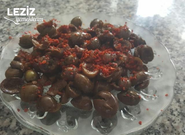 Kıymalı Zeytin Kavurması