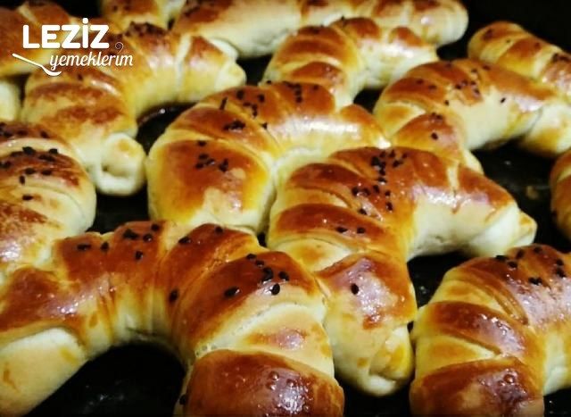 Bıçak İle Şekil Verilen Yumuşacık Şerit Poğaça