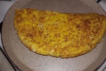 Patatesli Kaşarlı Omlet