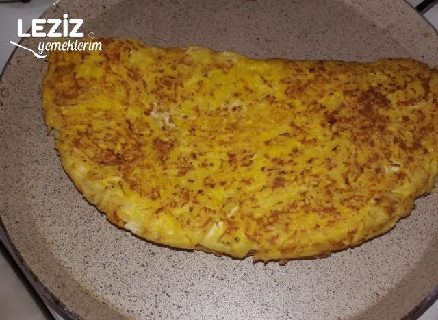 Patatesli Kaşarlı Omlet