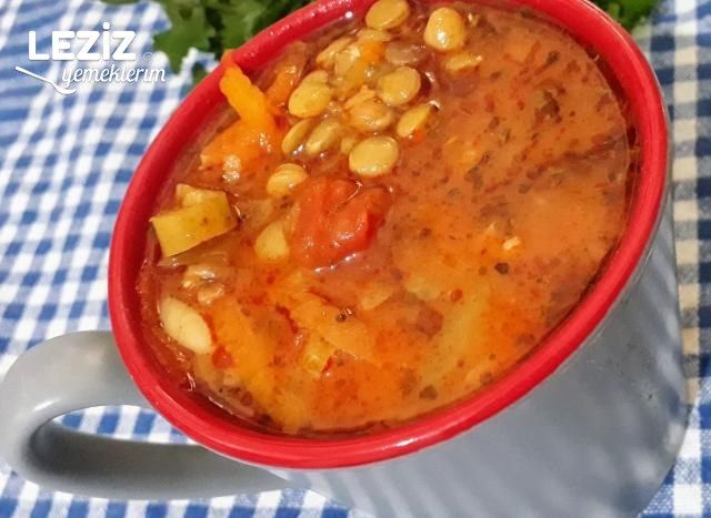 Sebzeli Yeşil Mercimek Çorbası