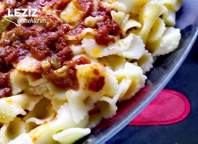 Acılı Soslu Makarna