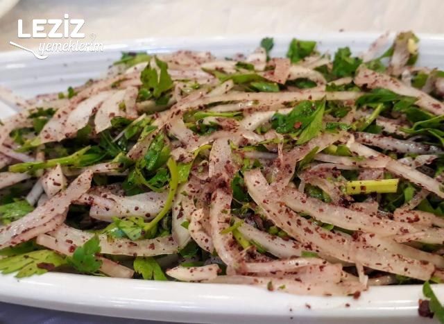 Adana Usulü Sumaklı Soğan Salatası Tarifi