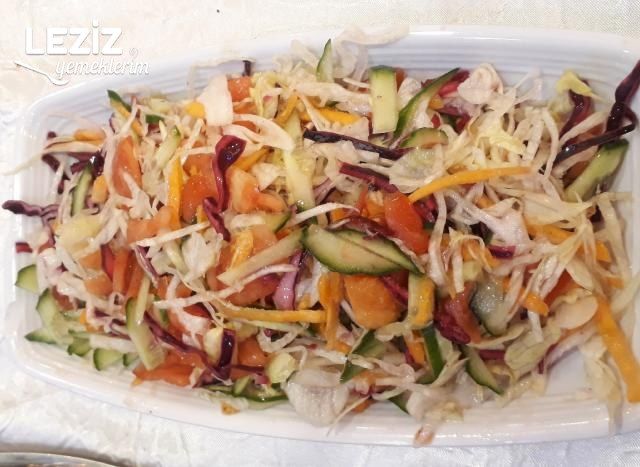 Sirkeli Sosuyla Karışık Salata