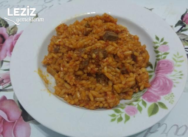Etli Salçalı Pirinç Pilavı