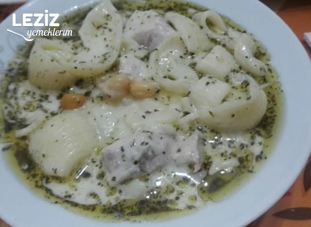 Yoğurtlu Makarna Mantısı