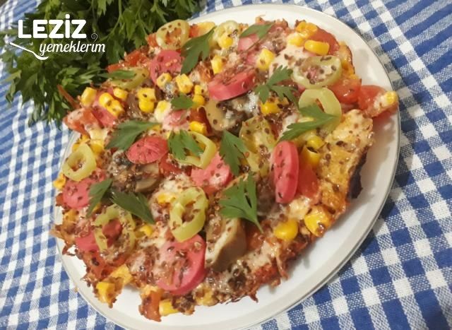 Kahvaltıya Omlet Tabanlı Pizza