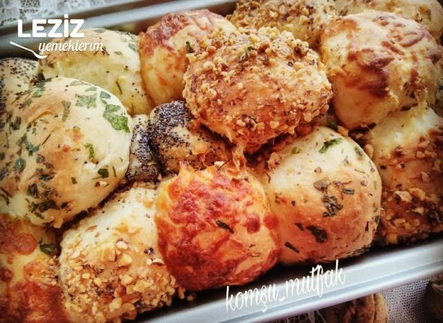 Kek Kalıbında Renkli Çörek