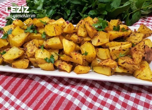 Yoğurtlu Soslu Lezzet Küpü Patatesler