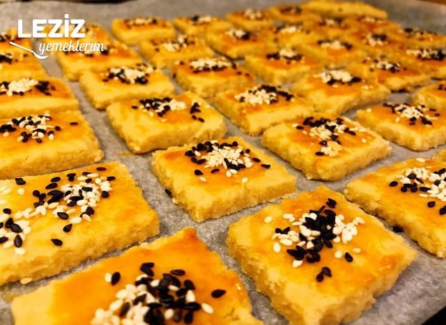 Ağızda Dağılan Kıyır Kıyır Tuzlu Kurabiye