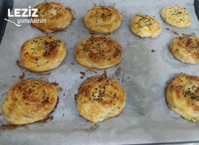 El Açması Peynirli Börek Tarifi