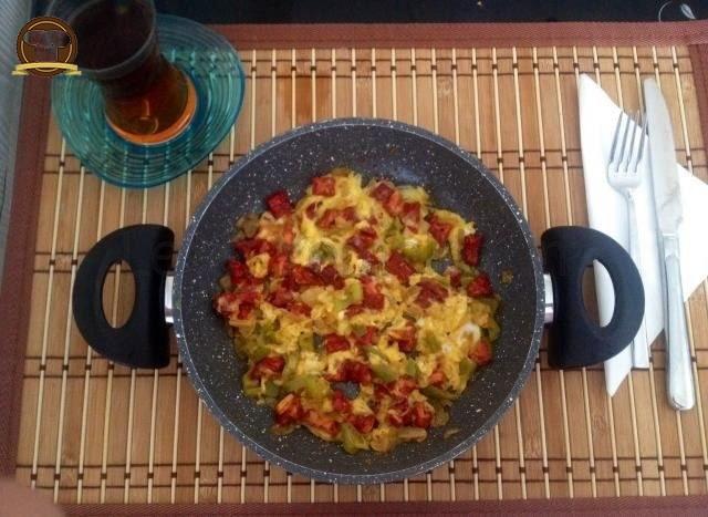 Kuru Domatesli Yumurta