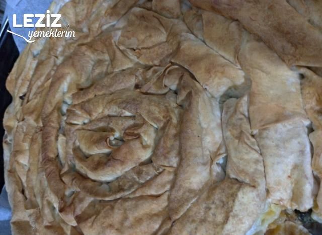Kıymalı Ispanaklı Kol Böreği