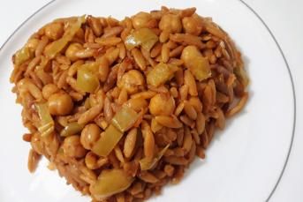 Tavuk Suyuna Nohutlu Arpa Şehriye Pilavı