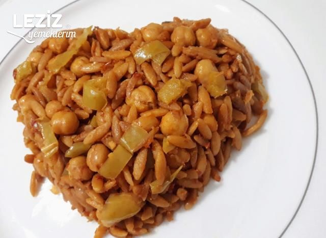 Tavuk Suyuna Nohutlu Arpa Şehriye Pilavı