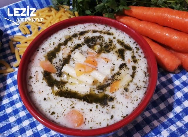Tavuk Suyana Sebzeli Makarna Çorbası