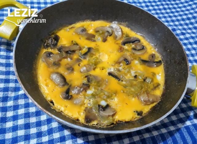 Kahvaltıya Biberli Mantarlı Yumurta