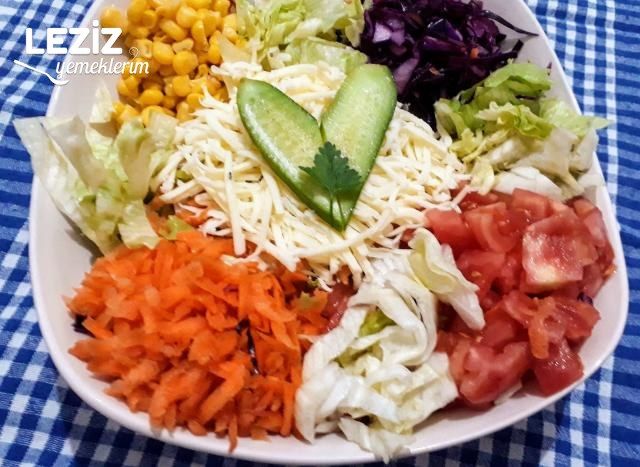 Kaşar Peynirli Restaurant Salatası