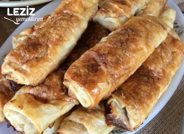 Sosisli Pizza Börek