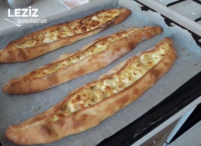 Enfes Peynirli Pide
