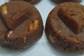 Unlu Pekmezli İrmik Helvası