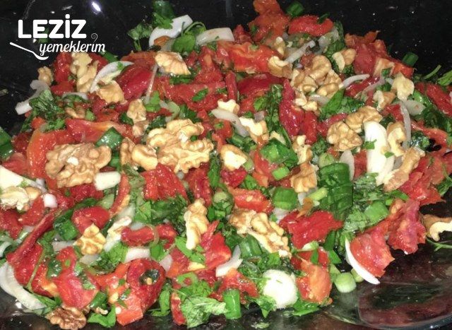 Kuru Domates Salatası Nasıl Yapılır?