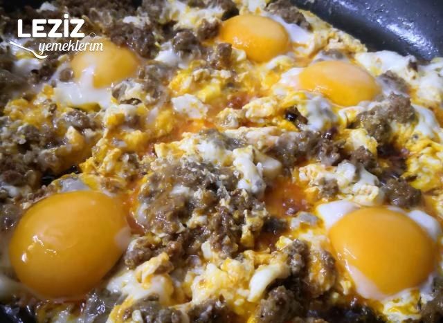 Yumurtalı Sucuk İçi (Sucuk İçi Nasıl Yapılır?)