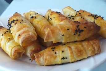 Katmer Börek (İster Buzluğa Atın, İster Pişirin)