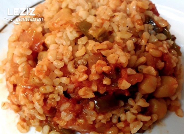 Patlıcanlı Nohutlu Bulgur Pilavı