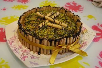 Rulo Gofretli Doğum Günü Pastası