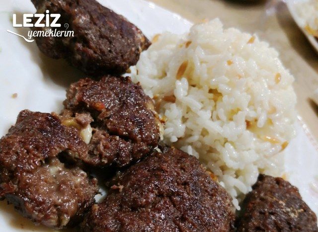 Leziz Kaşarlı Köfte