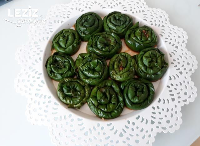 Zeytinyağlı Pazı Sarması Nasıl Yapılır?