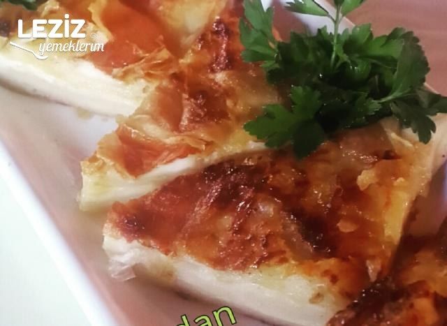Milföylü Yufkalı Tepsi Böreği