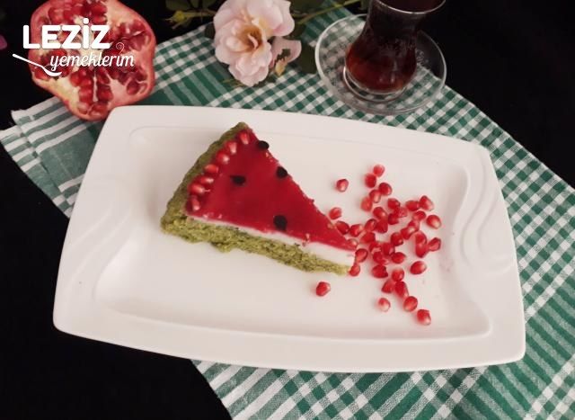 Ispanaklı Nar Soslu Tart Kek