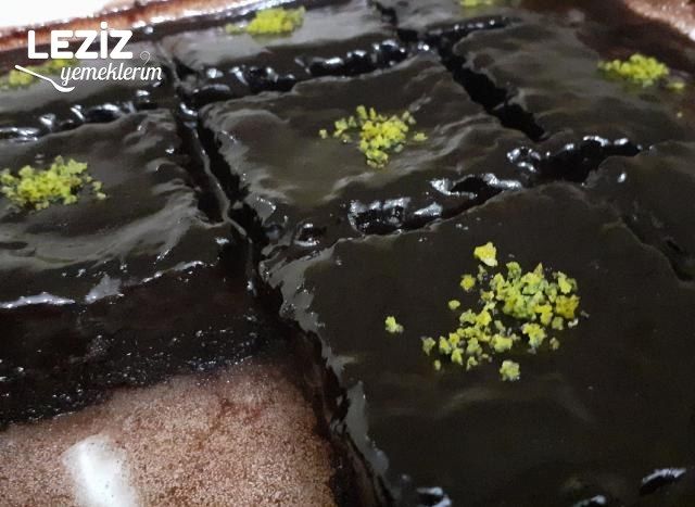 Sufle Tadında Kolay Islak Kek (Videolu)
