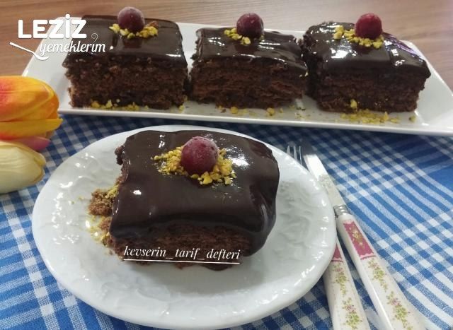 Kendini Yaş Pasta Sanan Tatlı (Bol Çikolatalı)