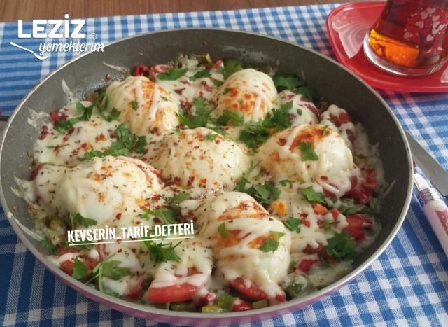 Enfes Kaşarlı Sebzeli Yumurta Tarifi