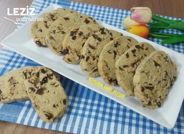 Kuru Üzümlü Damla Çikolatalı Cevizli Kurabiye