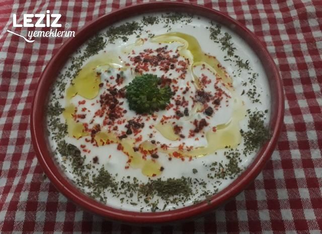 Brokoli Sapı Cacığı Tarifi