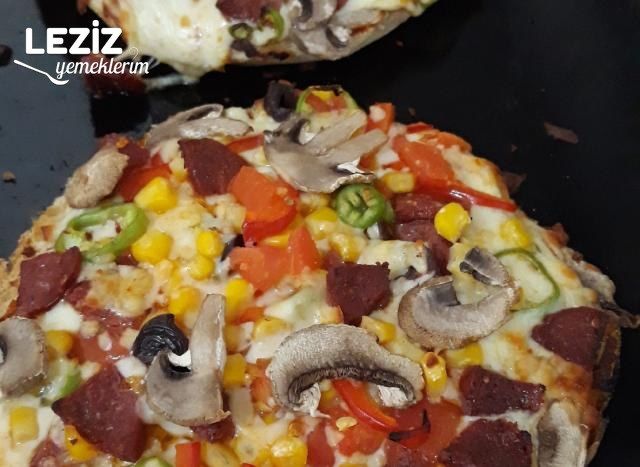 Bazlamadan 20 Dk Pratik Pizza Yapımı