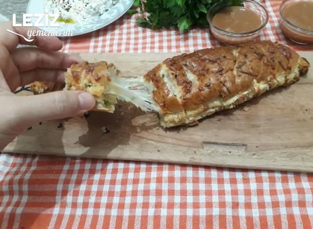 Sarımsaklı Kaşarlı Ekmek Tarifi