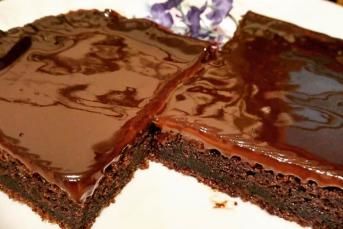Browni Tadında Çikolatalı Kek
