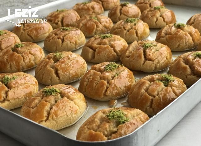 Şekerpare Tatlısı Tarifi (Tam Kıvamında)