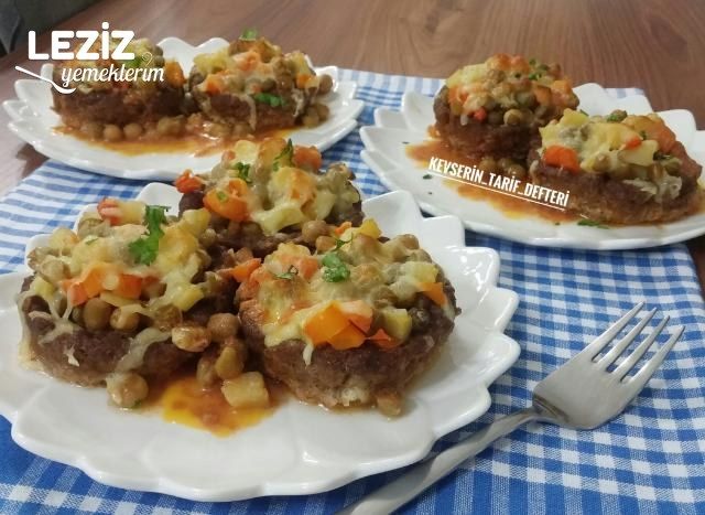 Garnitürlü Çanak Köfte Tarifi