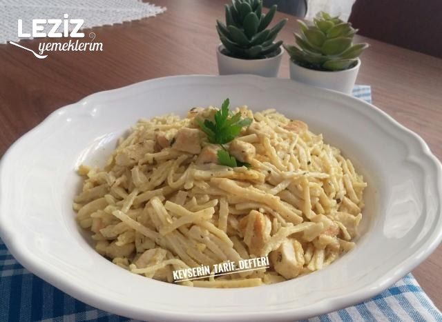 Kremalı Tavuklu Körili Enfes Erişte Tarifi