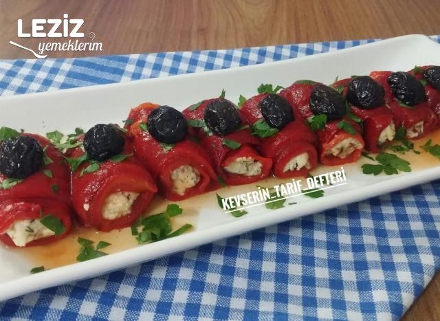 Kahvaltıya Peynirli Közlenmiş Kırmızı Biber Sarması