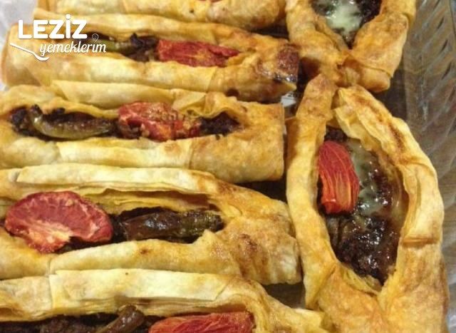 Yufkadan Kolay Kıymalı Pidecikler