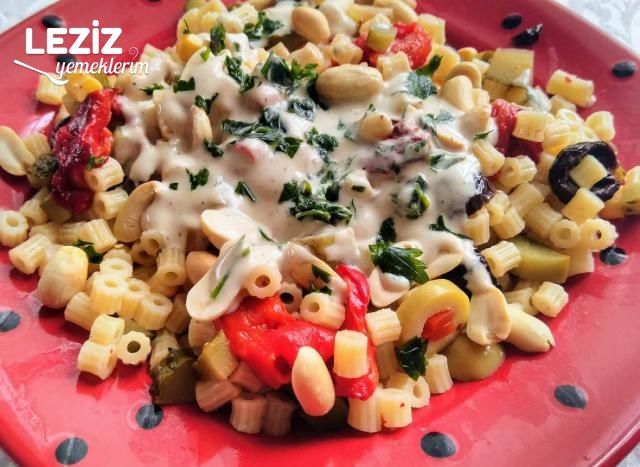 Tahin Soslu Makarna Salatası