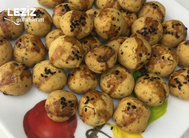 Lokmalık Ağızda Dağılan Çörekotlu Tuzlu Kurabiye