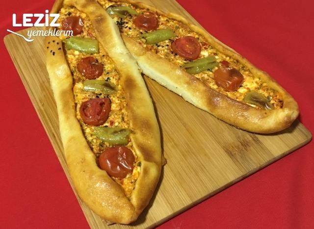 Evde Peynirli Pide Yapımı